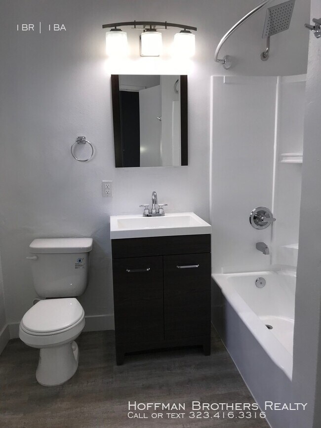 Building Photo - 122 E Leatrice Ln Anaheim CA 92802