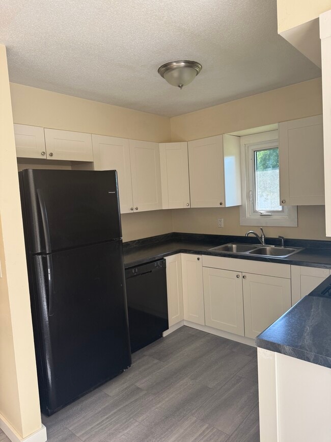 Kitchen - 14707 Dominica Ct