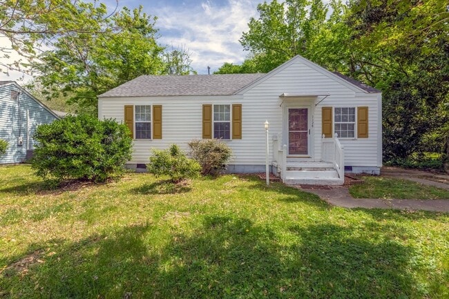 Photo - 1128 Wilkins Dr House