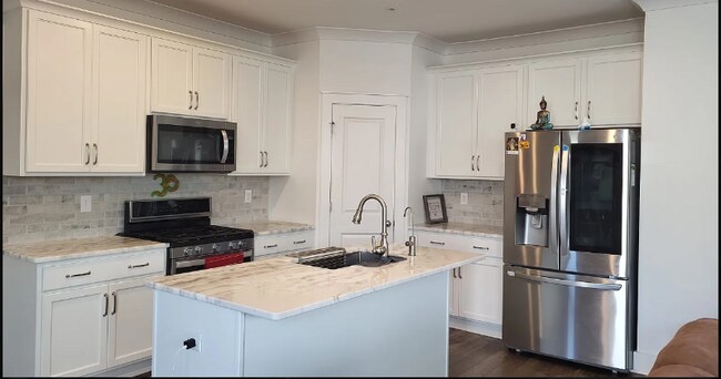 Foto del edificio - 372 Hammock Ln