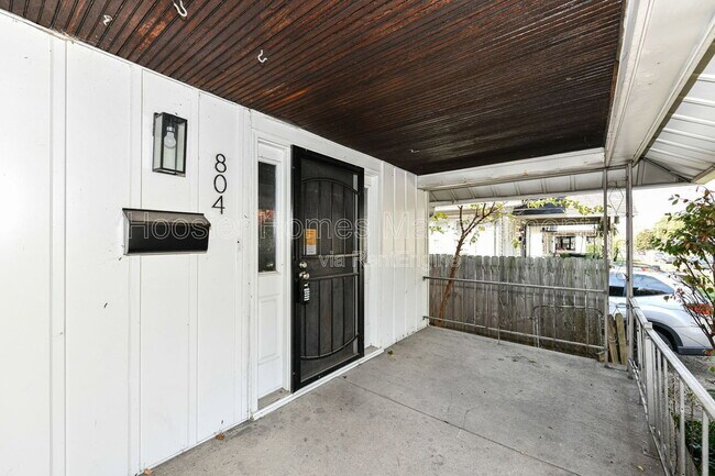 Photo - 802 N Denny St House