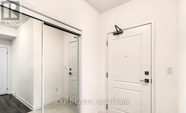 Photo du bâtiment - 450-450 Dundas St E