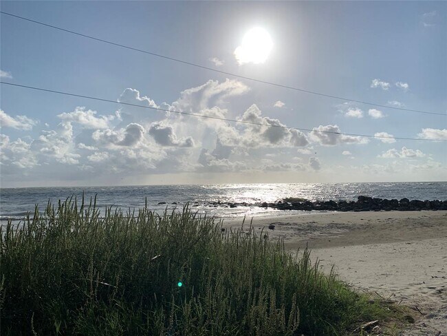 Foto del edificio - 13123 Gulf Beach Dr