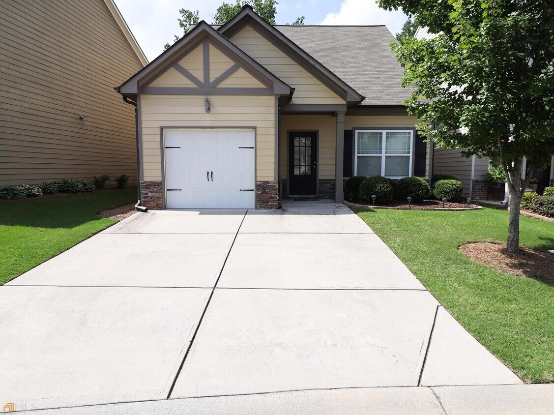 Primary Photo - 358 Highland Pointe Cir E