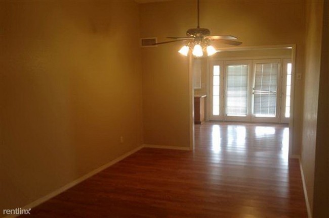 Building Photo - 2063 W Morningside Dr