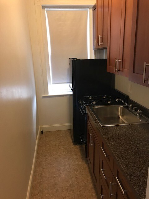 Foto del edificio - 1402 Beacon St