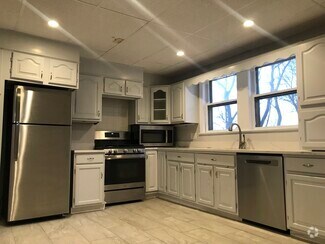 Building Photo - 15 Montvale Ave