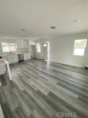 Foto del edificio - 2402 W Maple Ave