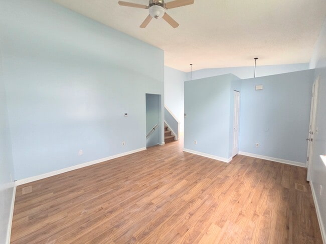 Building Photo - 1818 Paveys Glen Run