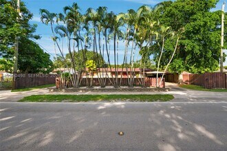 Building Photo - 15425 N Miami Ave