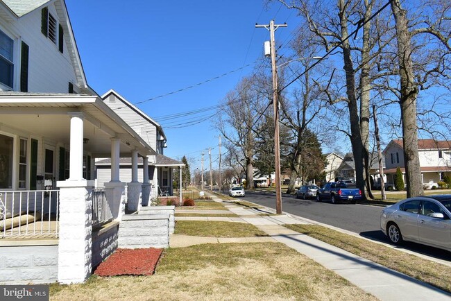 Building Photo - 551 Grape St