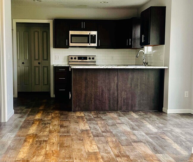 Foto del edificio - 2119 Meadowsweet Pkwy