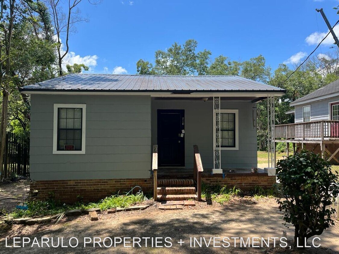 Primary Photo - 2 br, 1 bath House - 718 N. Bronough