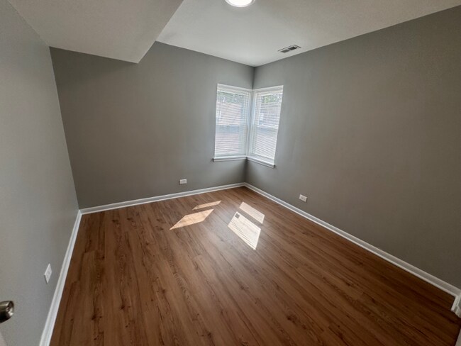 Foto del edificio - 2235-2237 Vermont St