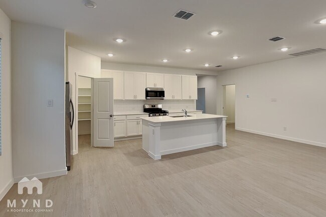 Foto del edificio - 1746 Milton Dr