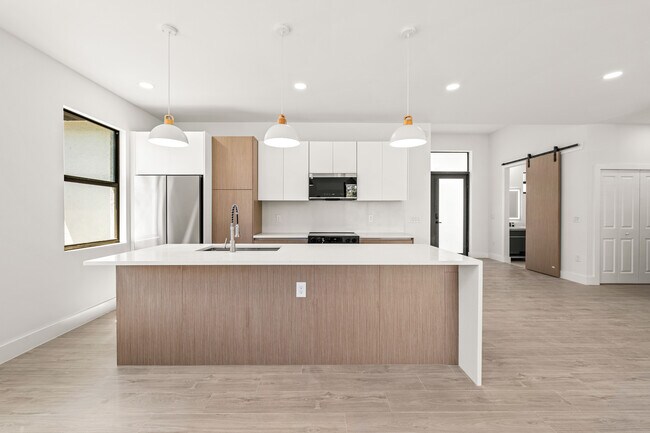 Foto del edificio - 3203 18th St W