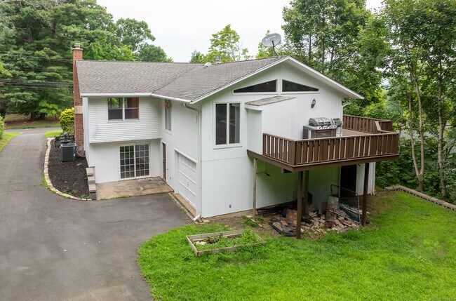 Building Photo - 25 Birch Hill Dr