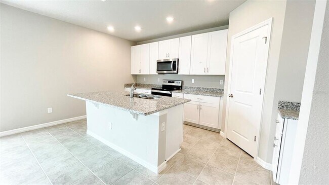Building Photo - 10025 Daybreak Glen