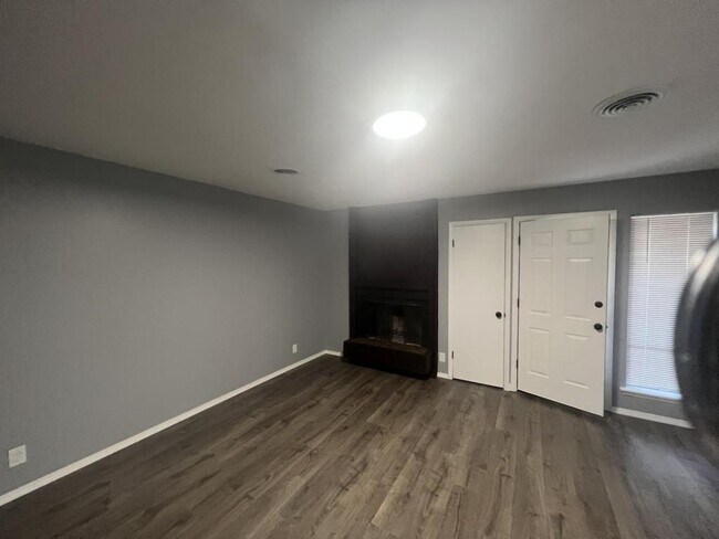 Foto del edificio - 2909 S 101st E Ave