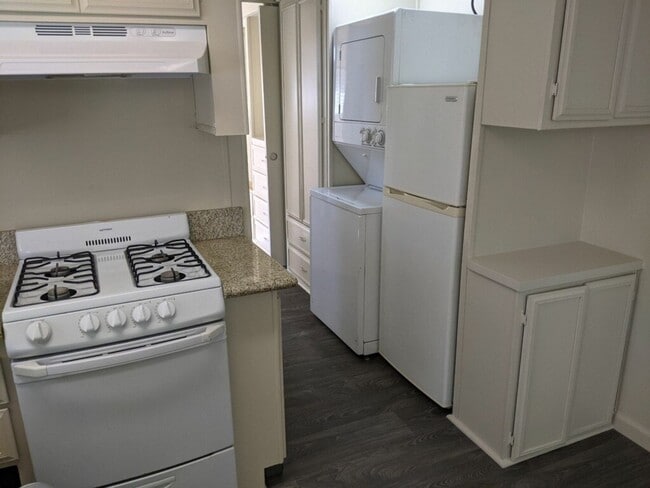 Building Photo - 3512 El Paso Alto Rd