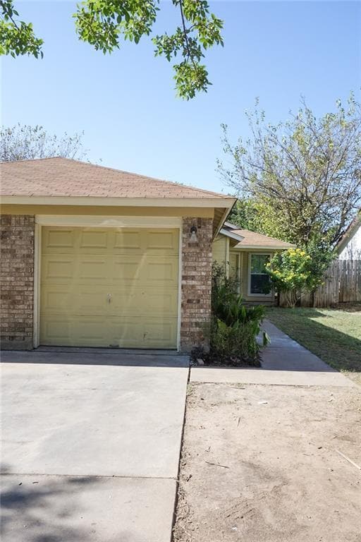 Building Photo - 9714 Eastwend Dr