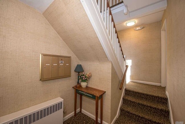 Building Photo - 47 Nathan Hale Dr