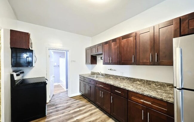 Building Photo - 1127 Cly Rd