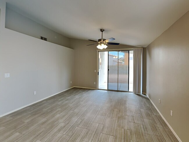 Foto del edificio - 4632 E Stanford Ave