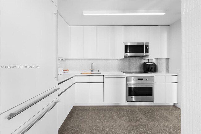 Building Photo - 5 Island Ave