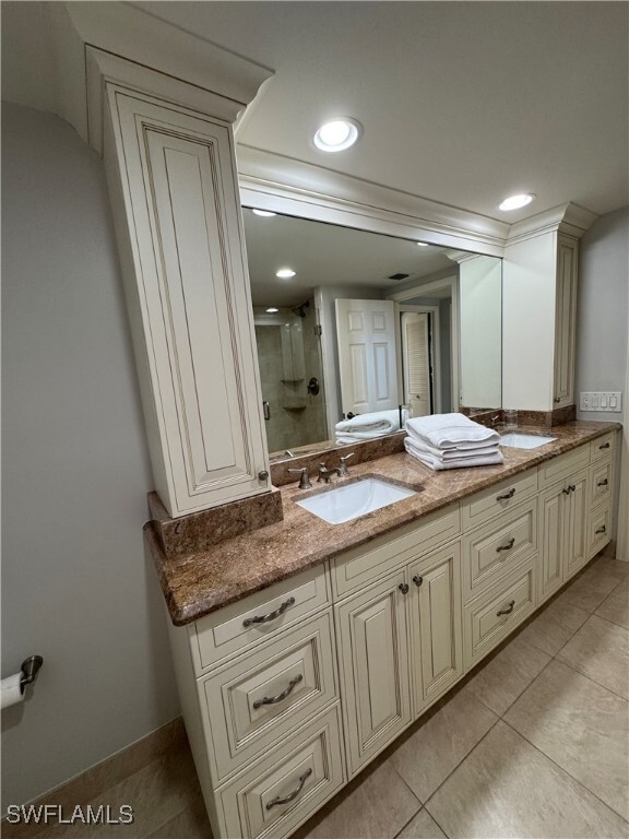 Building Photo - 6075 Pelican Bay Blvd