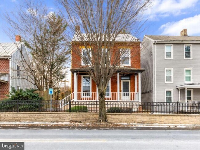 Building Photo - 3110 Main St