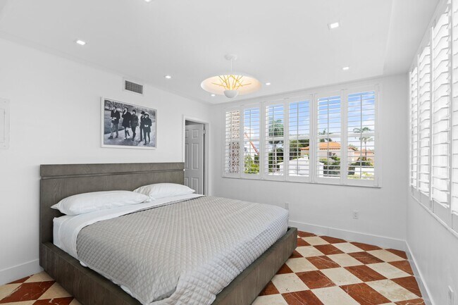 Foto del edificio - 401 Peruvian Ave