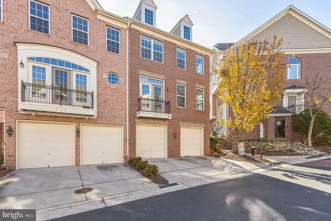Building Photo - 523 Triadelphia Way