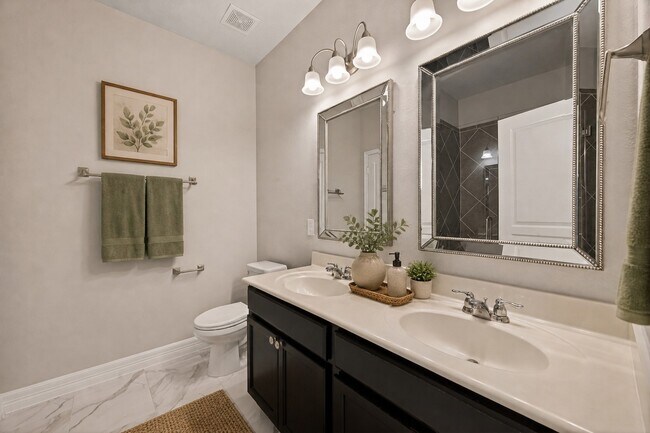 Foto del edificio - 8110 Running Brook Ln