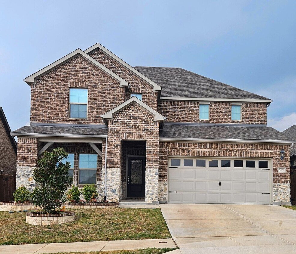 Foto principal - Spacious Ventana Home with all appliances!