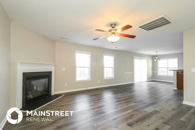 Foto del edificio - 5817 Sunny Ridge Tr