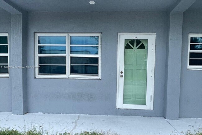Foto del edificio - 3265 Griffin Rd