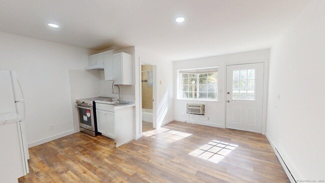 Building Photo - 26 Sunset Terrace