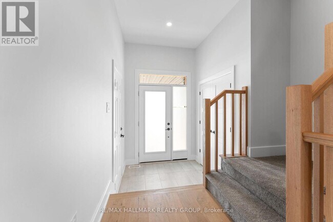 Photo du bâtiment - 104 Ploughshare Rd