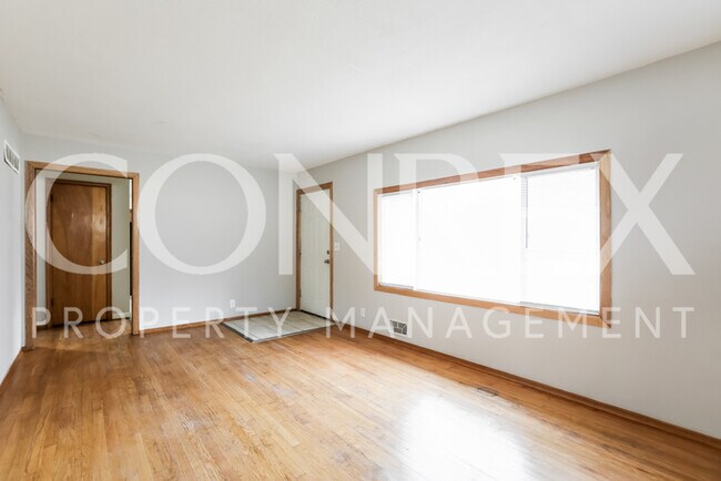 Building Photo - Adorable 3 Bedroom in KC!