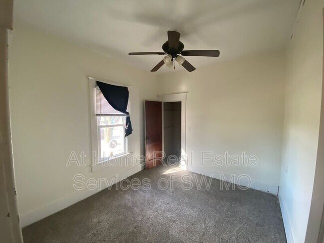 Building Photo - 10727 W Farm Rd 178