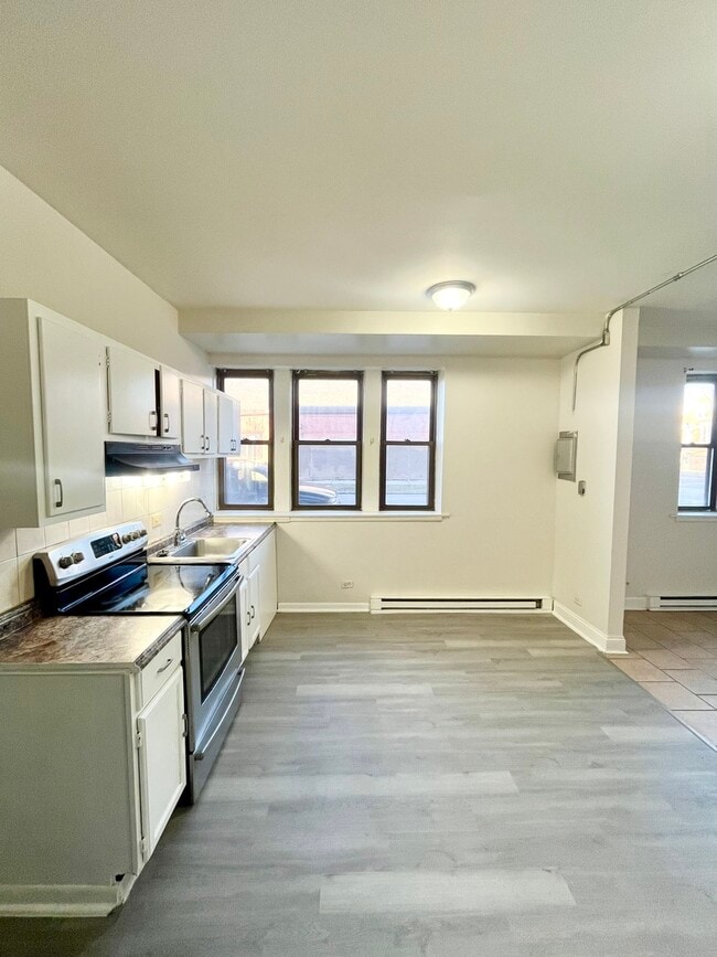 Foto del edificio - 2700 S Hamlin Ave