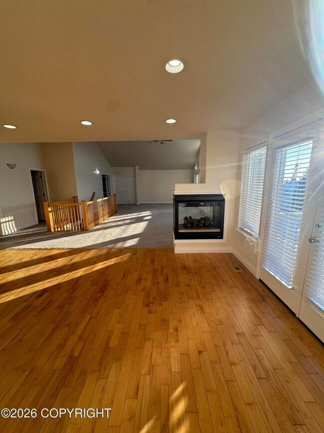 Foto del edificio - 16001 Hidden Creek Ln