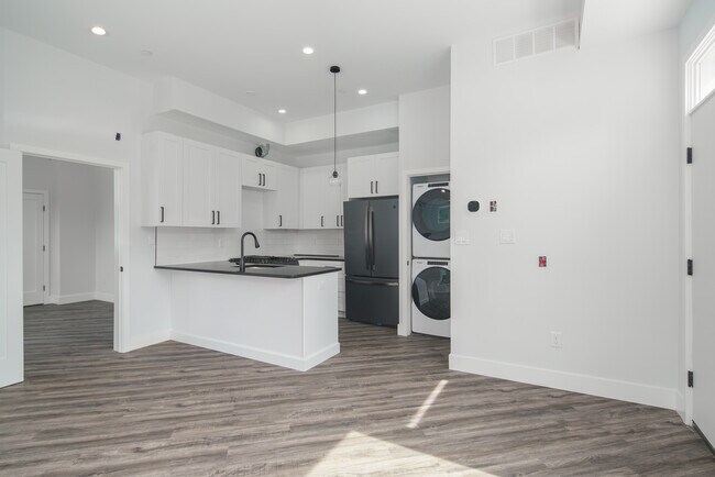 Building Photo - 2301 Frankford Ave