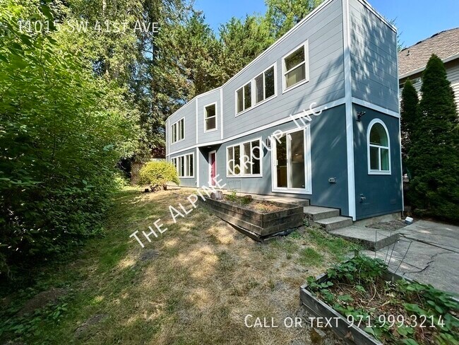 Building Photo - 2 Bedroom Home Near SW Portland!