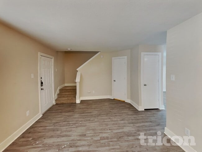 Building Photo - 823 Lightningbug Ln