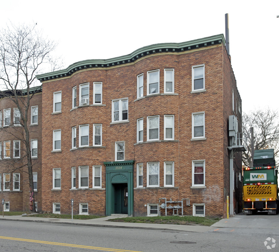 Primary Photo - Taft and Sherman Apartments