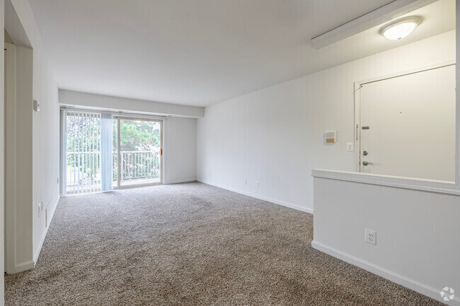 2BD, 1BA - 865SF - Living Room - Brookdale Apartments