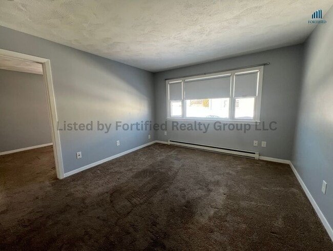 Building Photo - 2352 S Main St