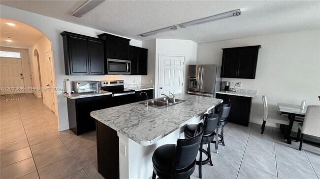 Foto del edificio - 2402 SE Gillette Ave